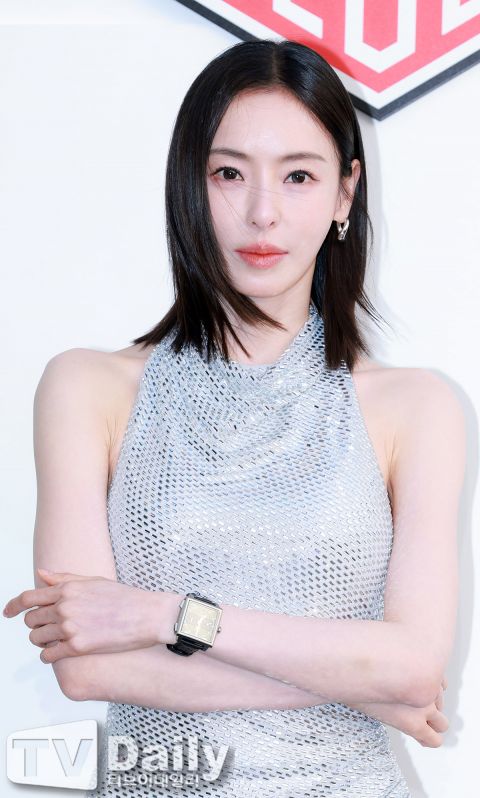 李多熙银色长裙亮相品牌活动,将与众人在综艺展化学反应 第6张 李多熙银色长裙亮相品牌活动,将与众人在综艺展化学反应 第6张