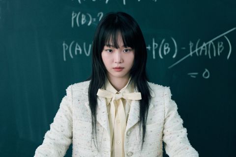 秦基周在Netflix新剧中饰演反差督察，铁拳教育演技获赞成新代表作  第5张