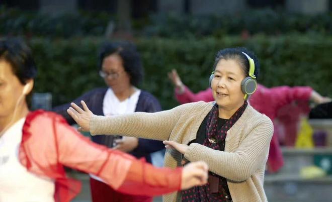 从国民母亲到古装反派,老戏骨莫离演绎令人不寒而栗 第6张 从国民母亲到古装反派,老戏骨莫离演绎令人不寒而栗 第6张