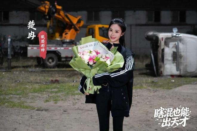 竖屏短剧瞎混也能出天才于张家口完成拍摄,八佰里影业匠心打造 第6张 竖屏短剧瞎混也能出天才于张家口完成拍摄,八佰里影业匠心打造 第6张