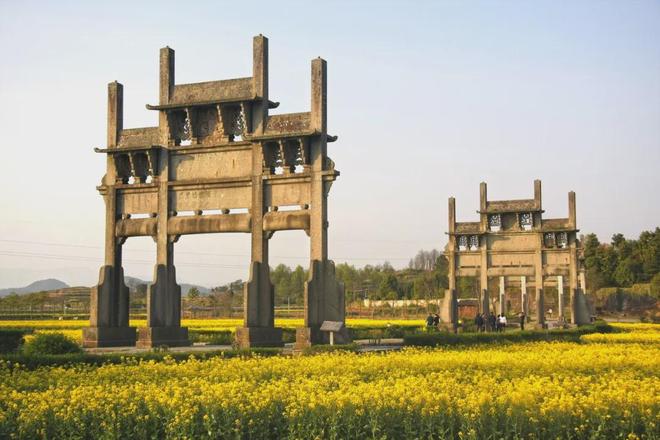 杨紫新剧家业取景地曝光,中式美学惊艳不输开封洛阳 第14张 杨紫新剧家业取景地曝光,中式美学惊艳不输开封洛阳 第14张