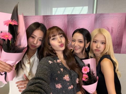 BLACKPINK十周年争议持续发酵，Jennie终致歉，全员向粉丝表达感谢