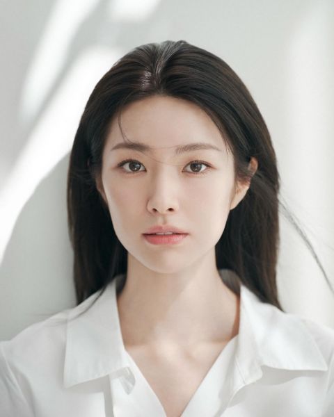 子女争议不断热度反升，贺营社交账号一周涨粉20万！新剧收视助力