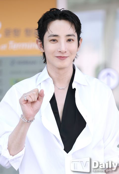李洙赫突离女皇的后宫剧组，仅拍三集引热议，与秀智未竟合作成韩国网友遗憾