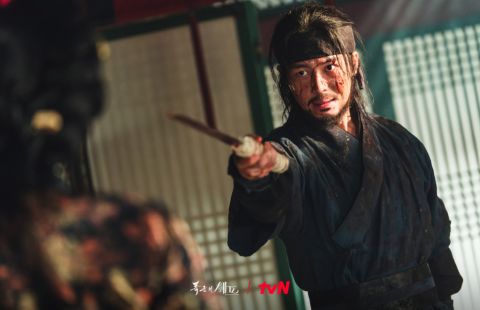 孔吉新剧上演三角恋,怒怼徐康俊:你逃不逃? 第10张 孔吉新剧上演三角恋,怒怼徐康俊:你逃不逃? 第10张