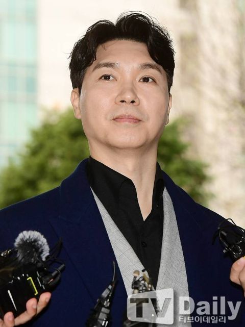 朴修弘带娃登机反复变卦，航班延误70分钟引发众怒