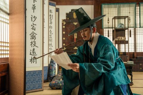 孙艺真、池昌旭、NANA三人联手，Netflix挑情丑闻剧照曝光，禁恋大幕拉开