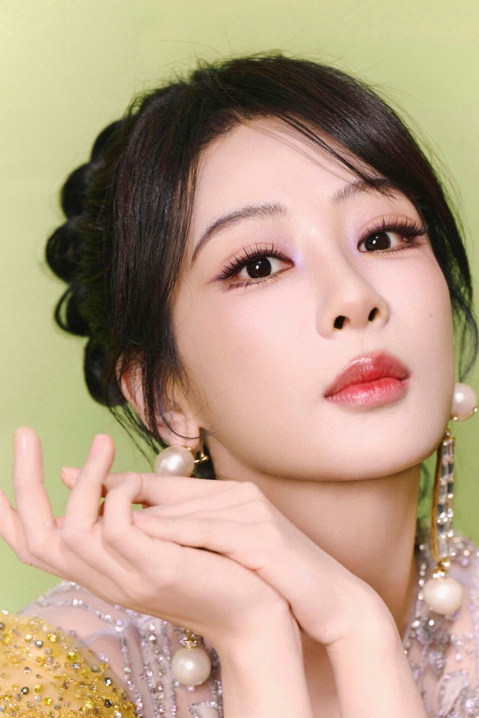 杨紫色彩重叠构建鲜活意境 光晕与发丝为伴装载缤纷思绪  第5张