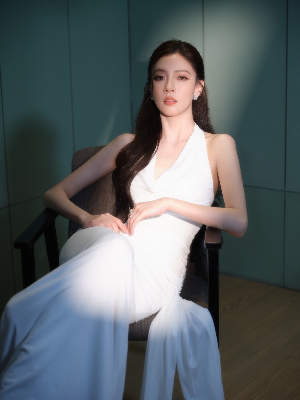 宋妍霏裙摆漾开盎然生机 眸间流转明媚光景  第6张