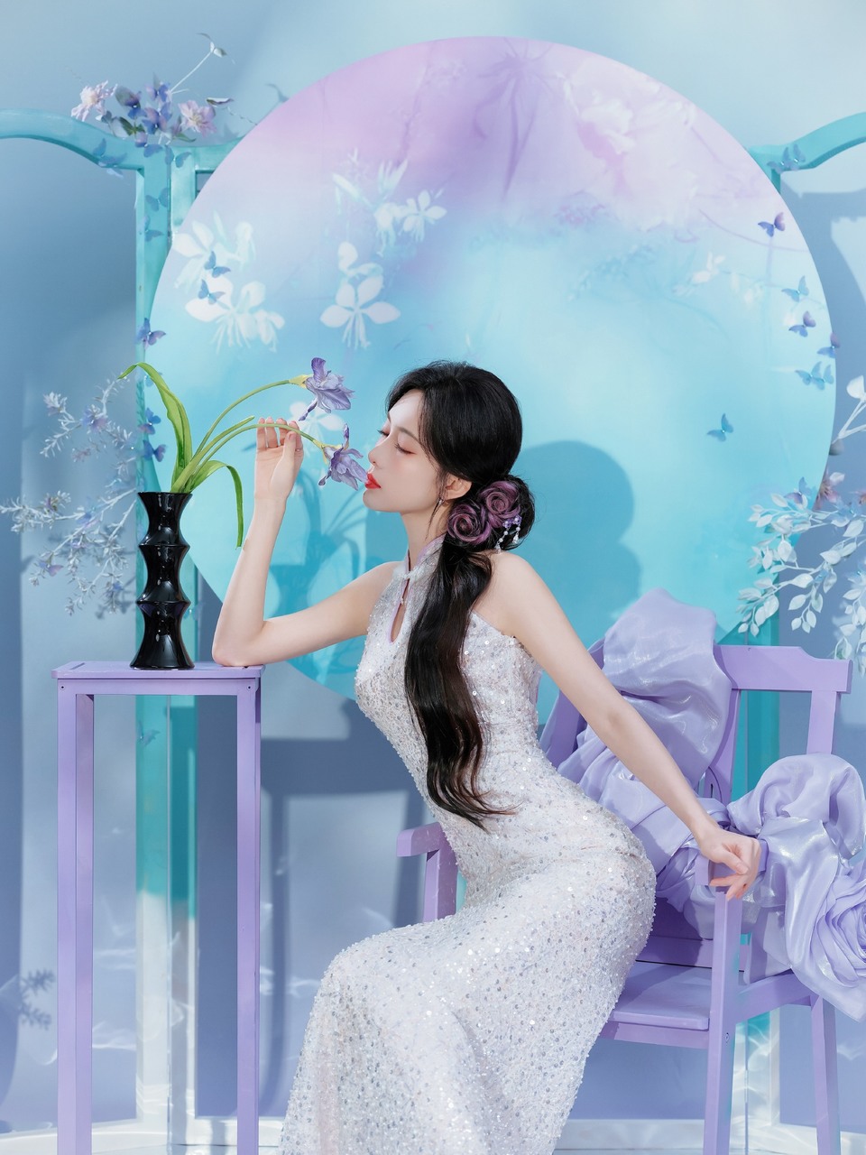 孟子义眉眼如画顾盼生辉 纤手握折扇悠悠东方韵  第5张