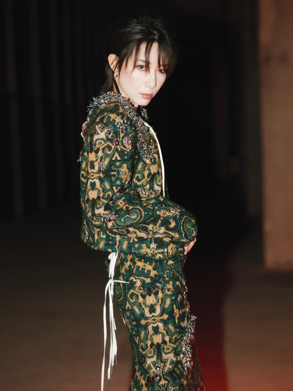 李斯丹妮墨绿主调搭配暗金花纹 复古又华丽  第2张