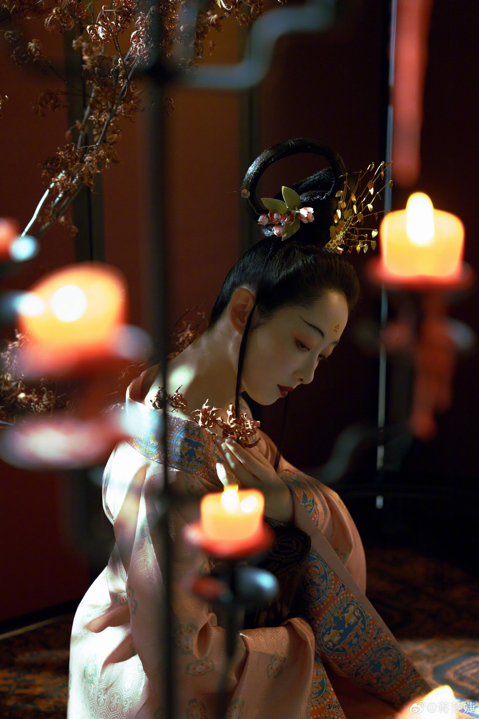 蒋梦婕解锁古风美桃 一起来感受东方美学的魅力