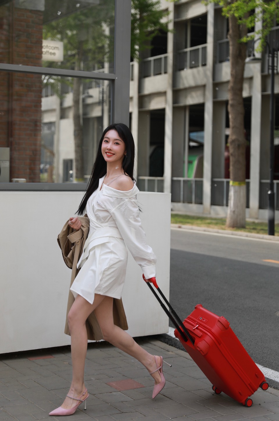 宣璐惬意午后记录美好 步履灵动悠然自若