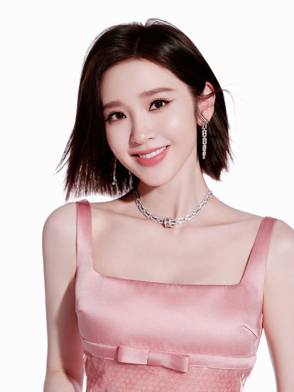 唐艺昕恬淡自如静好盛放 一帧一态温柔亦明媚
