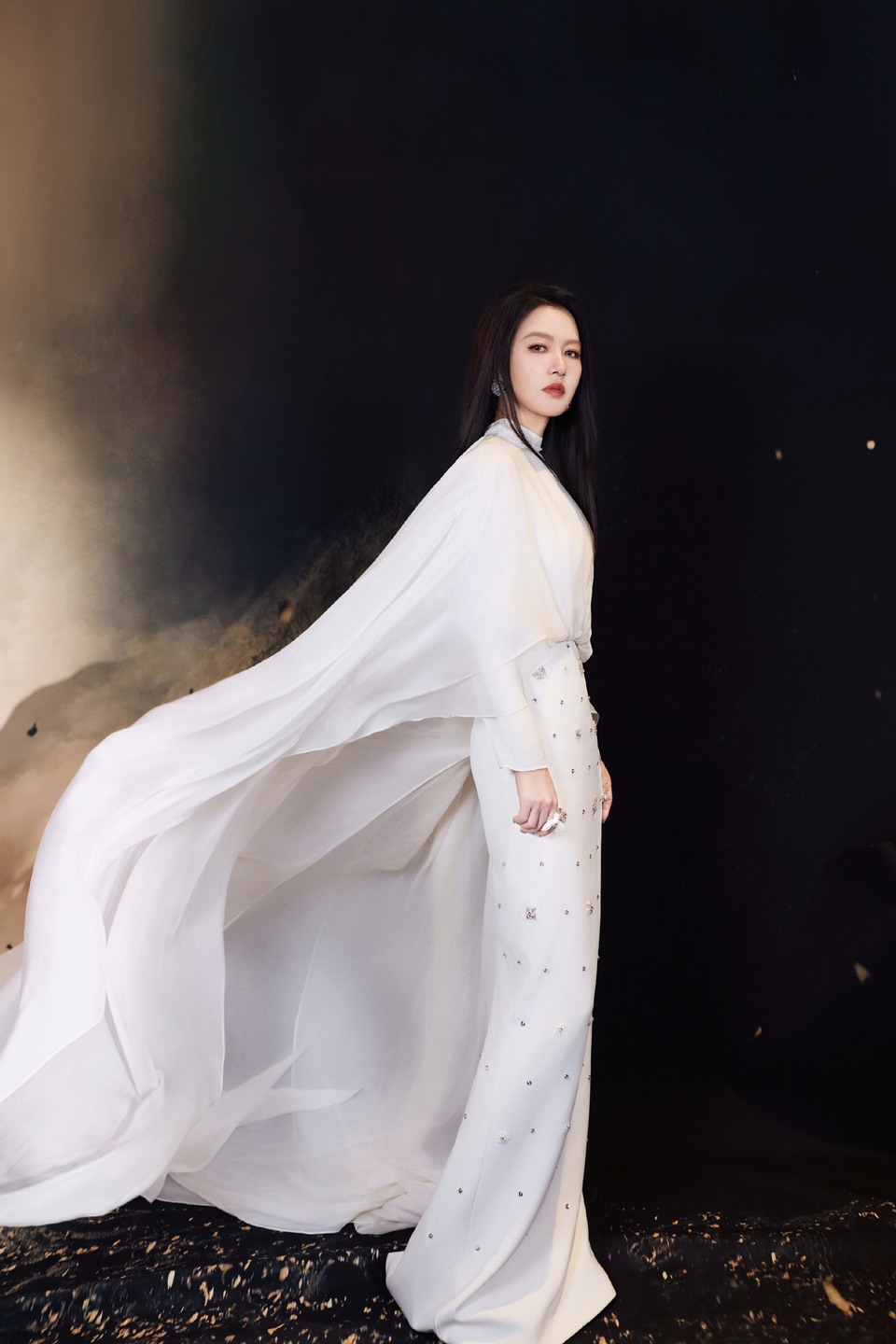 谭维维翩跹若梦轻影似风 轻漾之间自成朦胧诗意