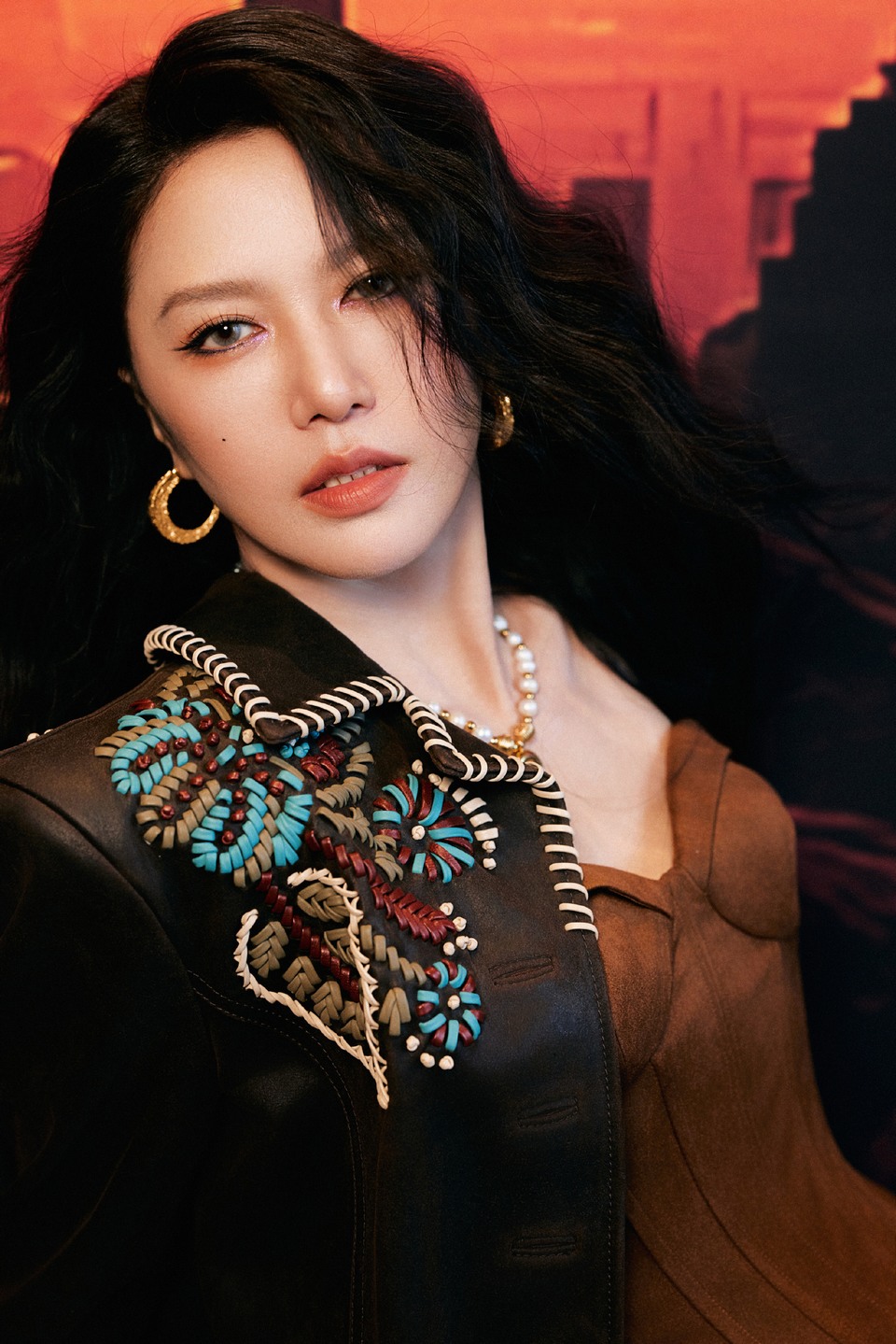 谭维维在光影明暗之间 见证每一次光芒绽放  第7张