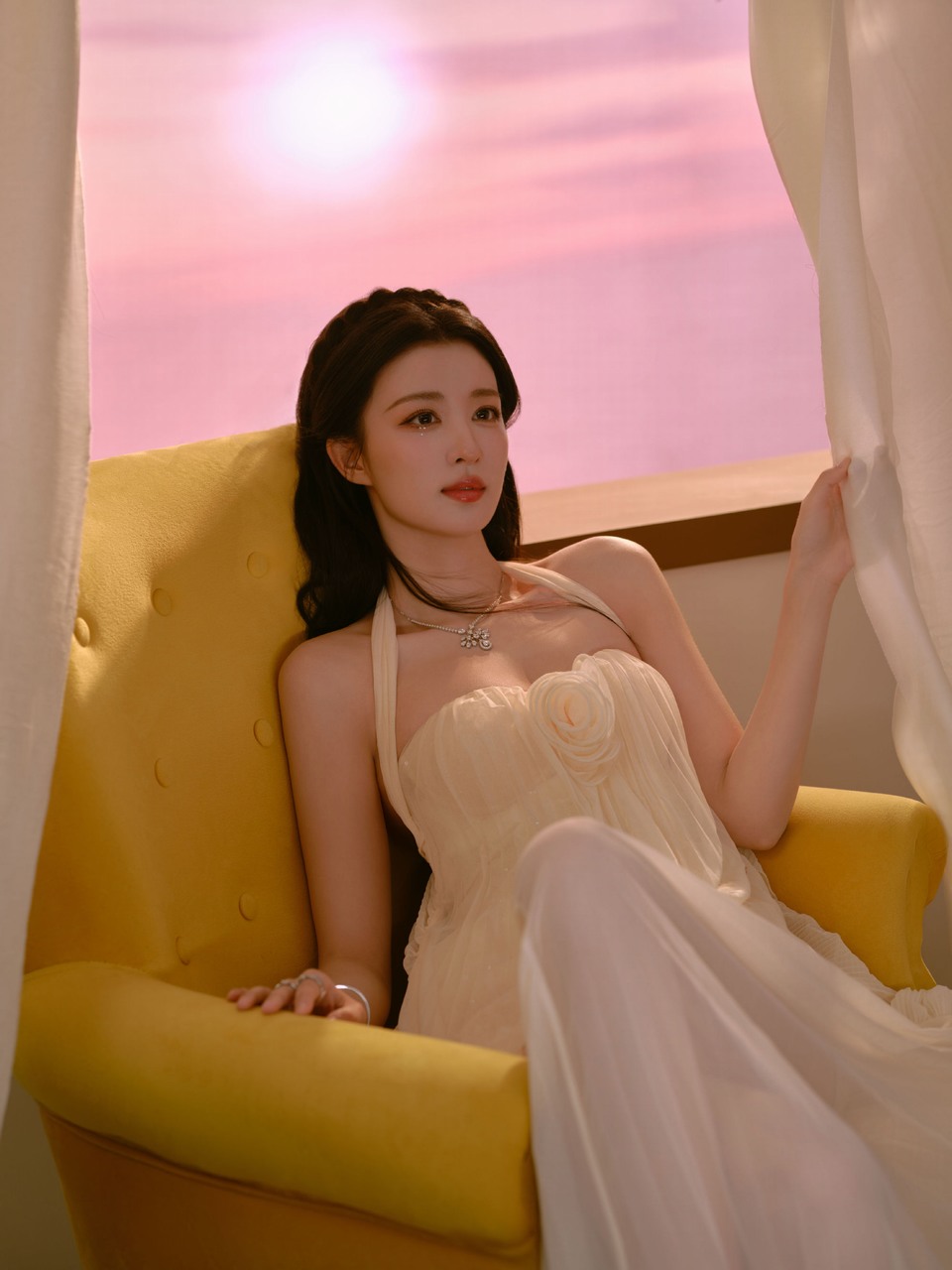 王楚然窗内窗外相映成趣 一起奔赴下一个天亮  第8张