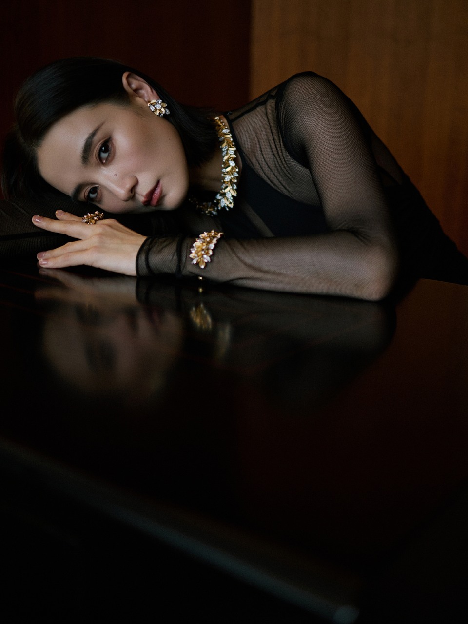 宋佳在光影的褶皱里 藏着独一份的温柔