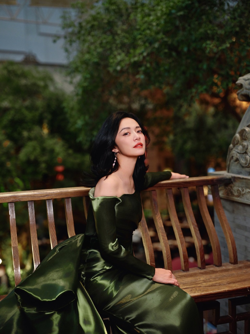 姚晨绿意蔓延静谧而灵动 走入流动的光影故事