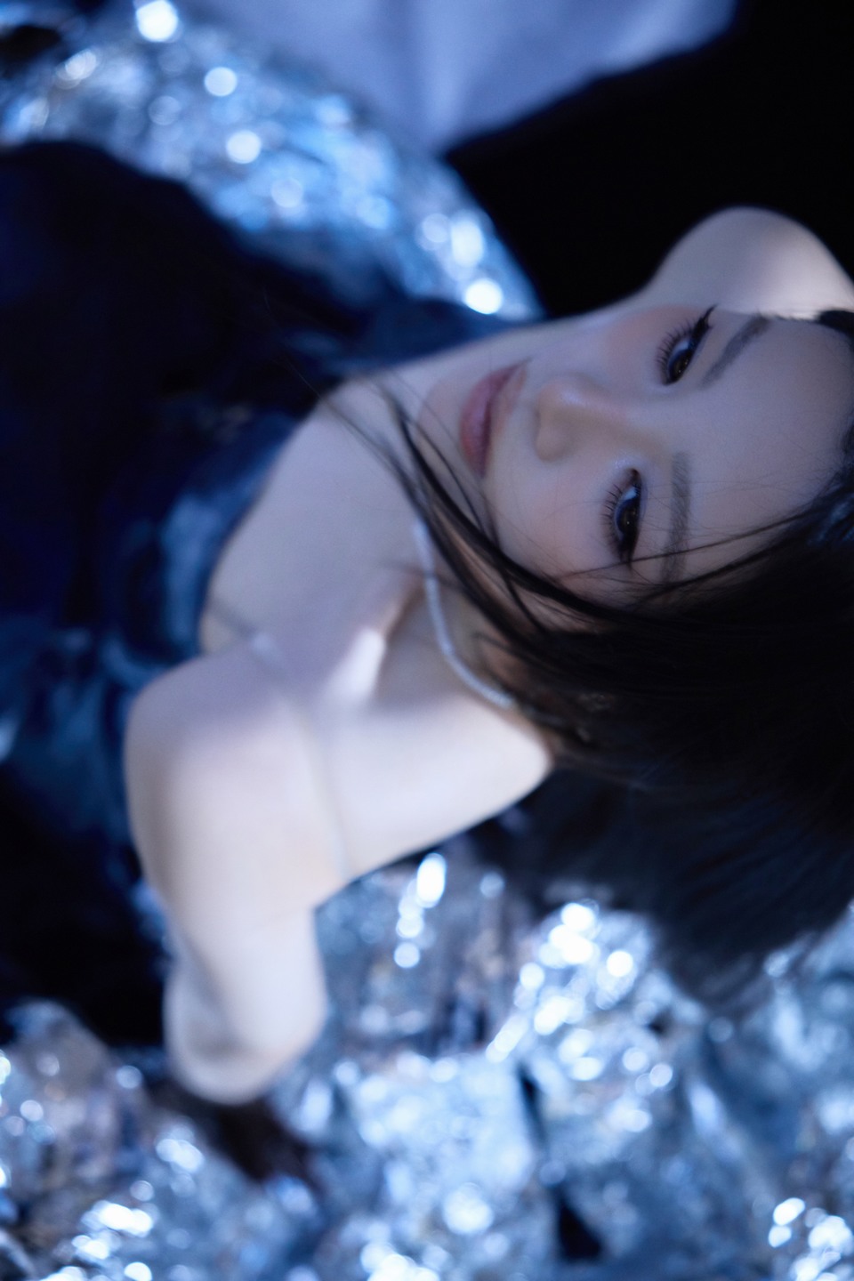 姚晓棠流动光影一瞬 星河万千光影闪烁银白花火