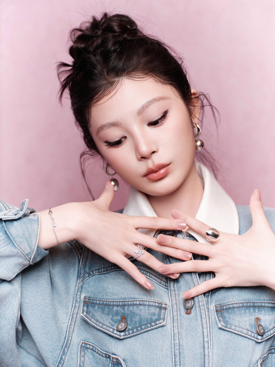姚晓棠自由洒脱鲜活利落 温柔晚风里甜酷加倍  第7张