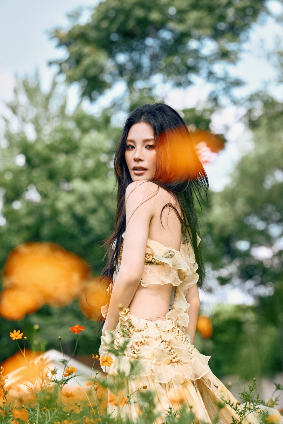 姚晓棠恣意生长欢腾绽放 徜徉自由的一天世界
