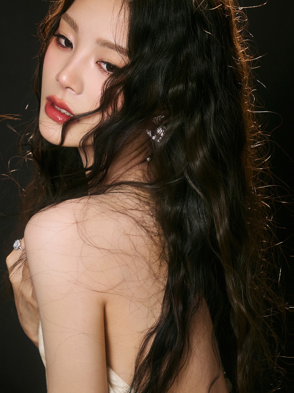 姚晓棠光落下将轮廓描绘编写成书 复刻美好回忆