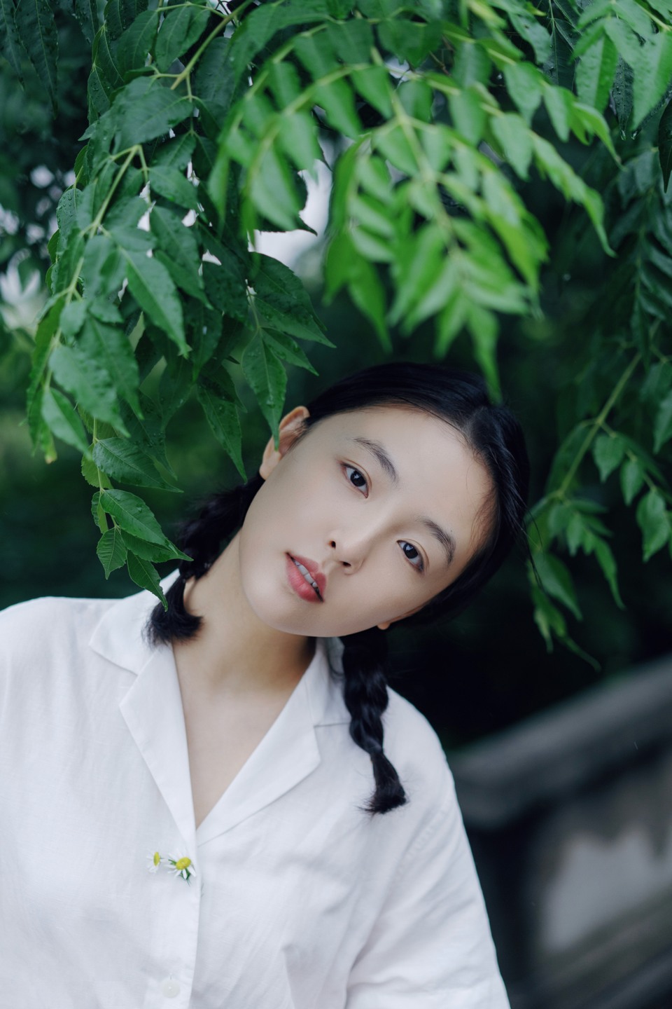吴倩江波桥影临摹成画 倩影依栏白衫静立  第4张